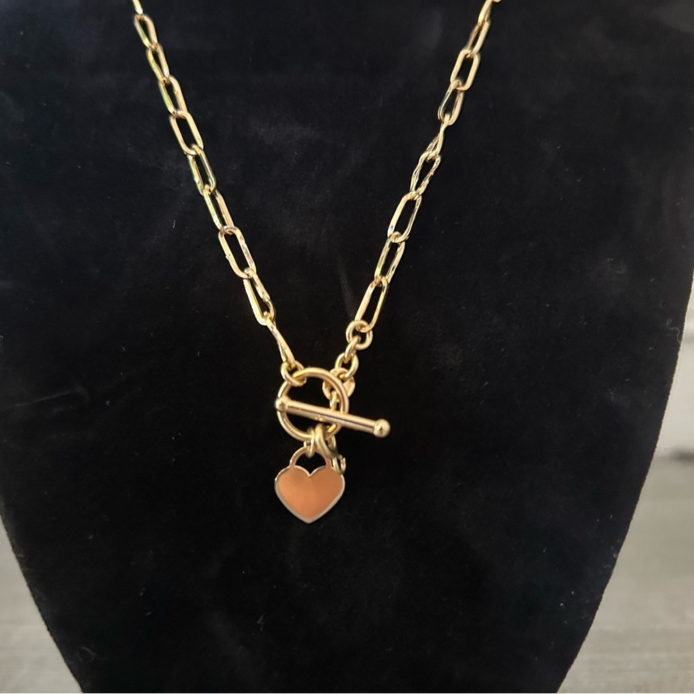 14kt yellow Gold Chain Necklace with Heart Pendant - Picture 2 of 5
